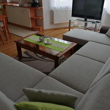 Apartman Raduska דירה Liesek